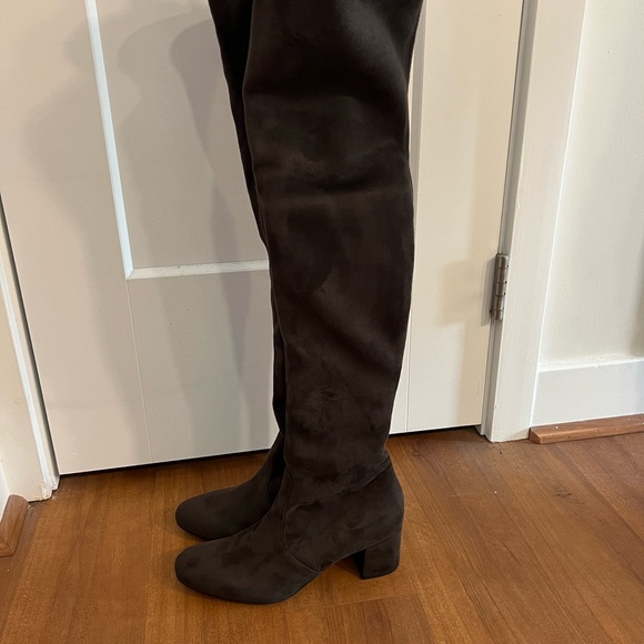 Stuart Weitzman Genna Suede Boots NWT - Picture 8 of 13